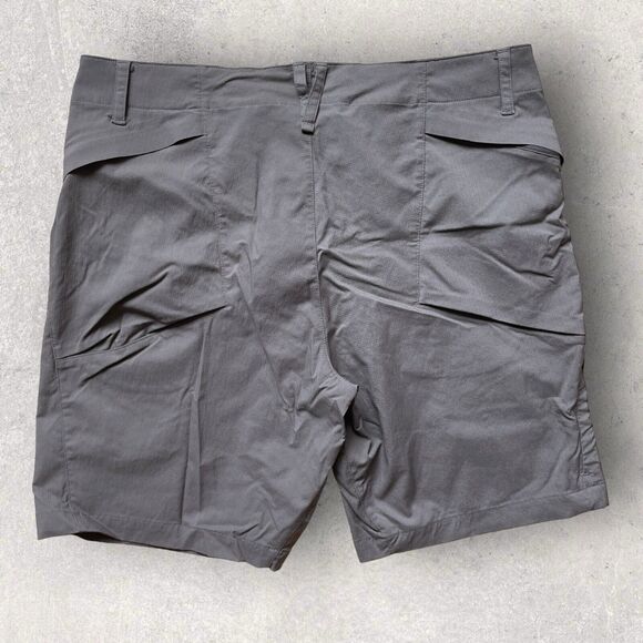 Merrell Shorts Women Size 14 Lightweight Outdoor Khaki Nylon Hiking Ripstop - Picture 2 of 8